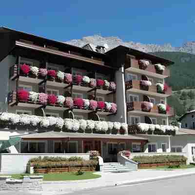 Hotel Baita Dei Pini Hotel Exterior