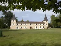 Maison d'hôtes de Charme les Bruhasses فنادق في Terraube