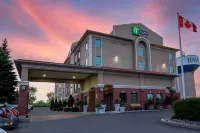 Holiday Inn Express & Suites Barrie Hotel berhampiran Glama Gal Tween Spa Barrie