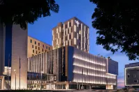 Mövenpick Hotel and Hotel Apartments Ghala Muscat Hôtels à proximité de : Al Mouj Marina مارينا الموج مسقط