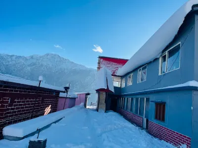 Snow Mount Hotel Auli