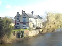 The Three Pickerels Hotels near Ely War Memorial
