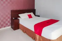 RedDoorz Syariah Near Lotte Grosir Medan Hotel a Sunggal