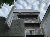 Kobe Guesthouse Hotel dekat Kobe City University of Foreign Studies