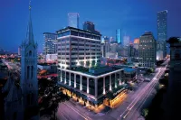 The Westin Houston Downtown Hotele w: Harris County