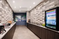 La Quinta Inn & Suites by Wyndham Chattanooga Downtown/South