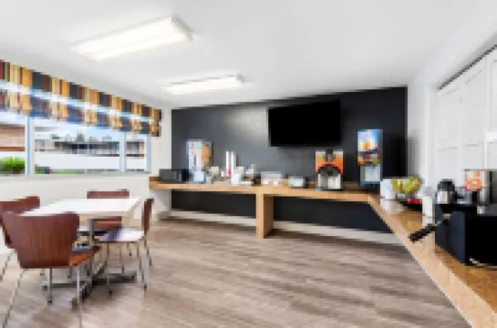 巴吞魯日-I-10温德姆速8酒店