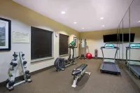 La Quinta Inn & Suites by Wyndham Pearsall - Gym