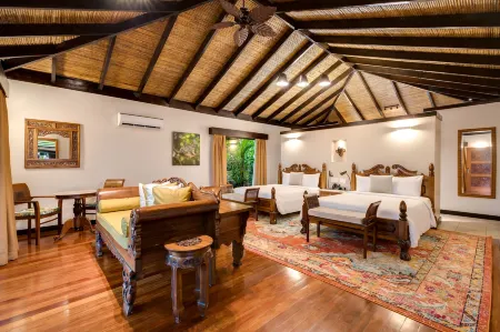 Hideaway Rio Celeste Hotel Отели в г. Рио Наранхо