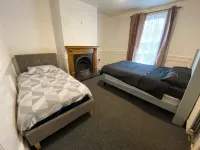 小屋房間 - 南門小屋 - 單人雙床、雙人和家庭房 Shouldham住宿飯店