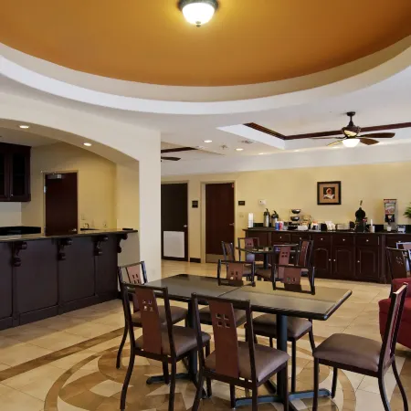 Super 8 by Wyndham Hidalgo/McAllen Area