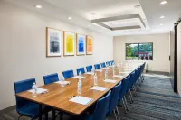 Holiday Inn Express & Suites Bridgeport - Clarksburg