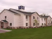 Cobblestone Inn & Suites - Clintonville Hotels in Clintonville