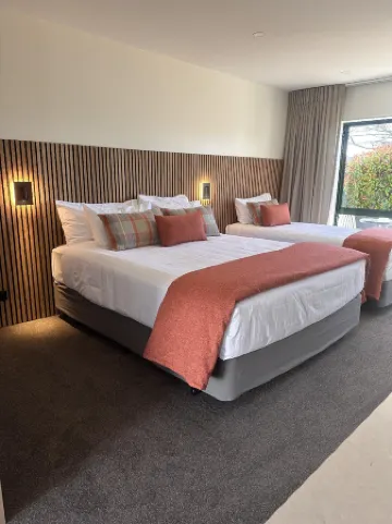 ザ レイクス モーテル トワイゼル