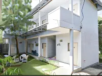 RedDoorz Near Sam Ratulangi Airport Manado Hotels near Casa de Lotus
