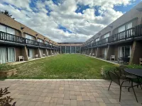 Divya Sutra Plaza and Conference Centre, Vernon, BC Hôtels à : North Okanagan B