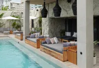 Aire de Olive - Rooftop Pools