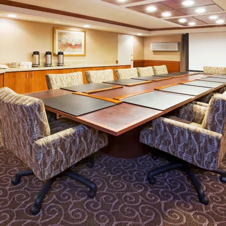 Holiday Inn BLMGTN ARPT SOUTH - MALL AREA by IHG