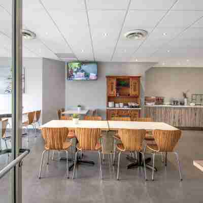 Coast Osoyoos Beach Dining/Meeting Rooms
