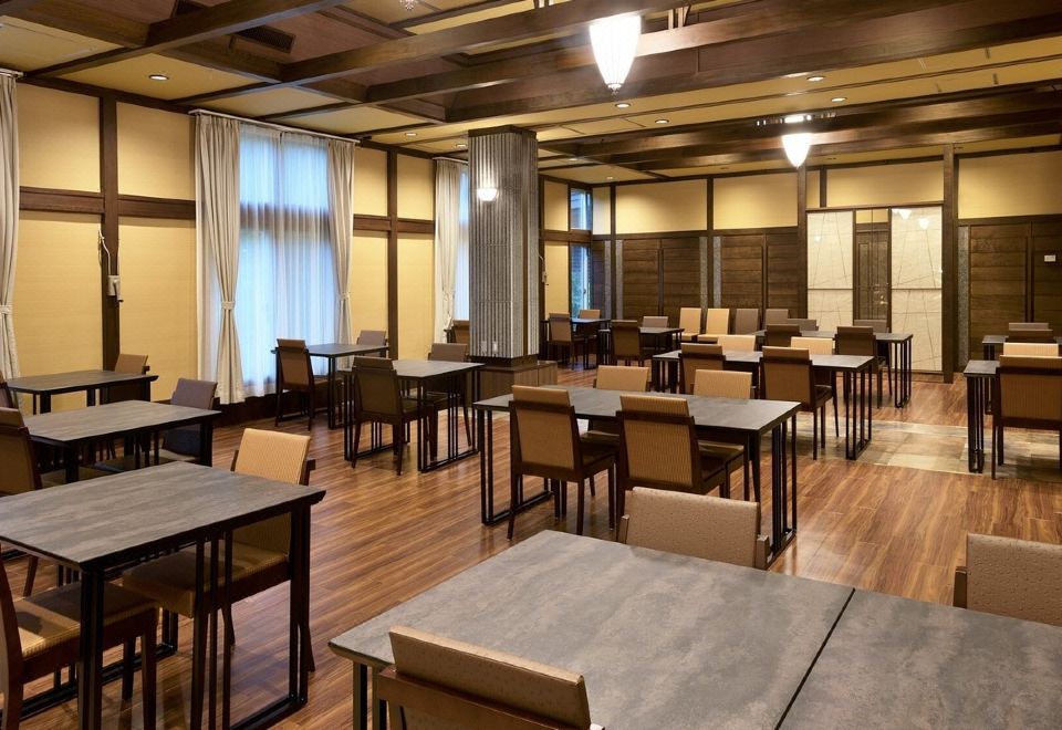 호텔 조가쿠라의 편안하고 전통적인 객실 내부