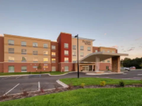 Fairfield Inn & Suites Charlotte Belmont Hotels in Gaston County