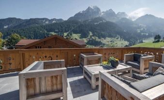 Superior Chalet With Views