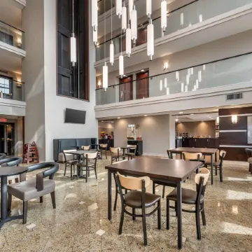 Drury Inn & Suites Champaign Отели в г. Шампейн