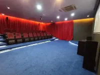 Railway Stylish Homestay (3Br3B) 6Pax by Cowidea Hotels in Senai