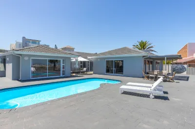 Beachfront, Private Pool, Pizza Oven, Pool Table, Fast Internet, Family Friendly Hotels near Duynefontein