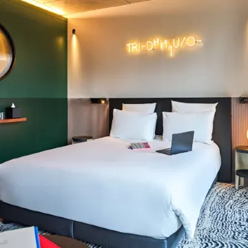 TRIBE Paris Clichy
