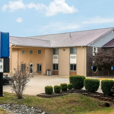 Baymont by Wyndham Bowling Green