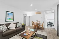 Malibu Apartments - Perth Hotels near Bureau of Meteorology