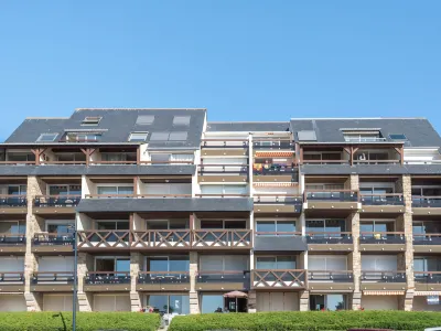 Le Britannia Hotels near Alignements of Carnac