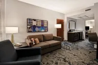 Embassy Suites by Hilton Charleston Các khách sạn ở Charleston