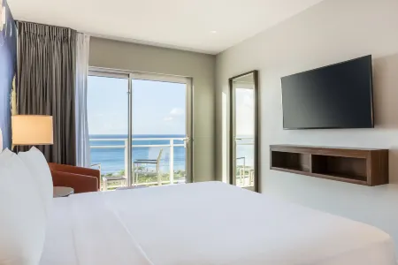 Embassy Suites by Hilton Aruba Resort Отели в г. Палм-Бич
