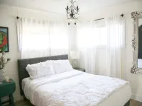 Sundog Cottage - Clean & Cozy - EV - Walk to Food & Beach - Fenced Yard for Dog Hotels in Dillon Beach