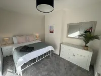 Train Station Cottage Taunton - Walk to town, pet friendly!