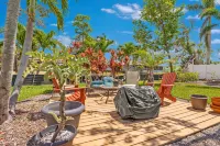 5735 - Cozy home in the heart of the Yacht Club! Hotels near Cape Coral Sports Complex