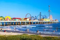 Large 6BR NEW home!Pool & Hot TubGrill- Pets OK- W/DClose to Pleasure Pier!! - สระว่ายน้ำส่วนตัว