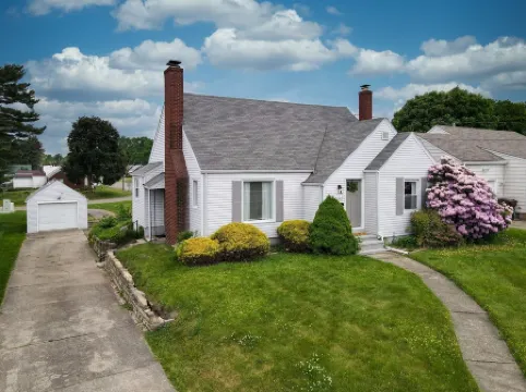 Football Hall of Fame Hideaway: Cozy & Convenient