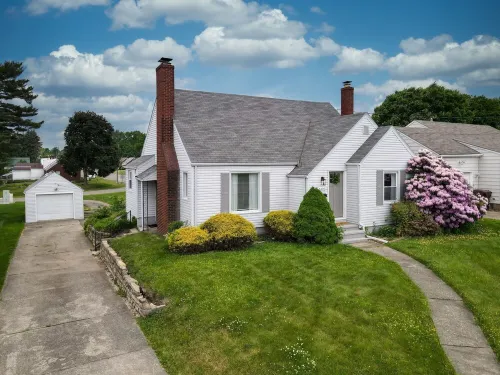 Football Hall of Fame Hideaway: Cozy & Convenient