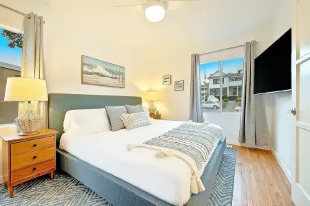 Private Pool & Spa/Fenced yard/Pet friendly/Walk to village/Close to beach Отели рядом с достопримечательностью «Пойнт Лома»