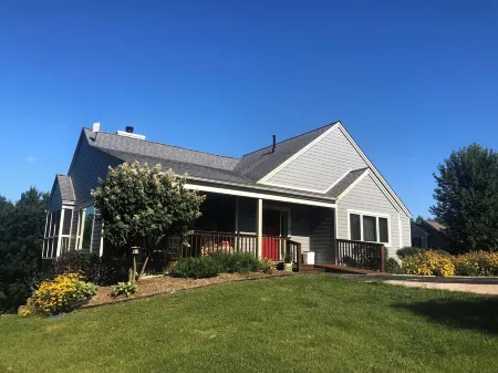 Tranquil 4BD/4BA Galena Getaway - Sleeps 10