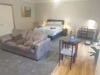 Entire Self Contained Suite, OffGrid Eco Farm Stay