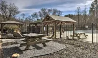 Cozy Cabin at a Mountain Resort 4 Mi to Downtown!