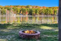 Lakefront 3 Bedroom Townhome - Fall colors and Quaint Towns - Sleeps 8 - Homestays