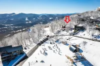 Experience Peak Bliss: Ski-In/Ski-Out Haven, 200FT to Lift, Mtn Views Aplenty!