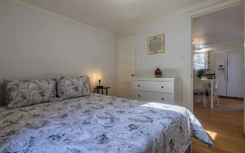 Just blocks from downtown! Cozy 2-bed, 1-bath home - sleeps 4.