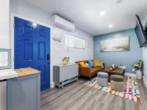 Luxe and Modern South Bay ADU カーソンのホテル