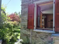 Apartment in an old barn, private garden overlooking the village